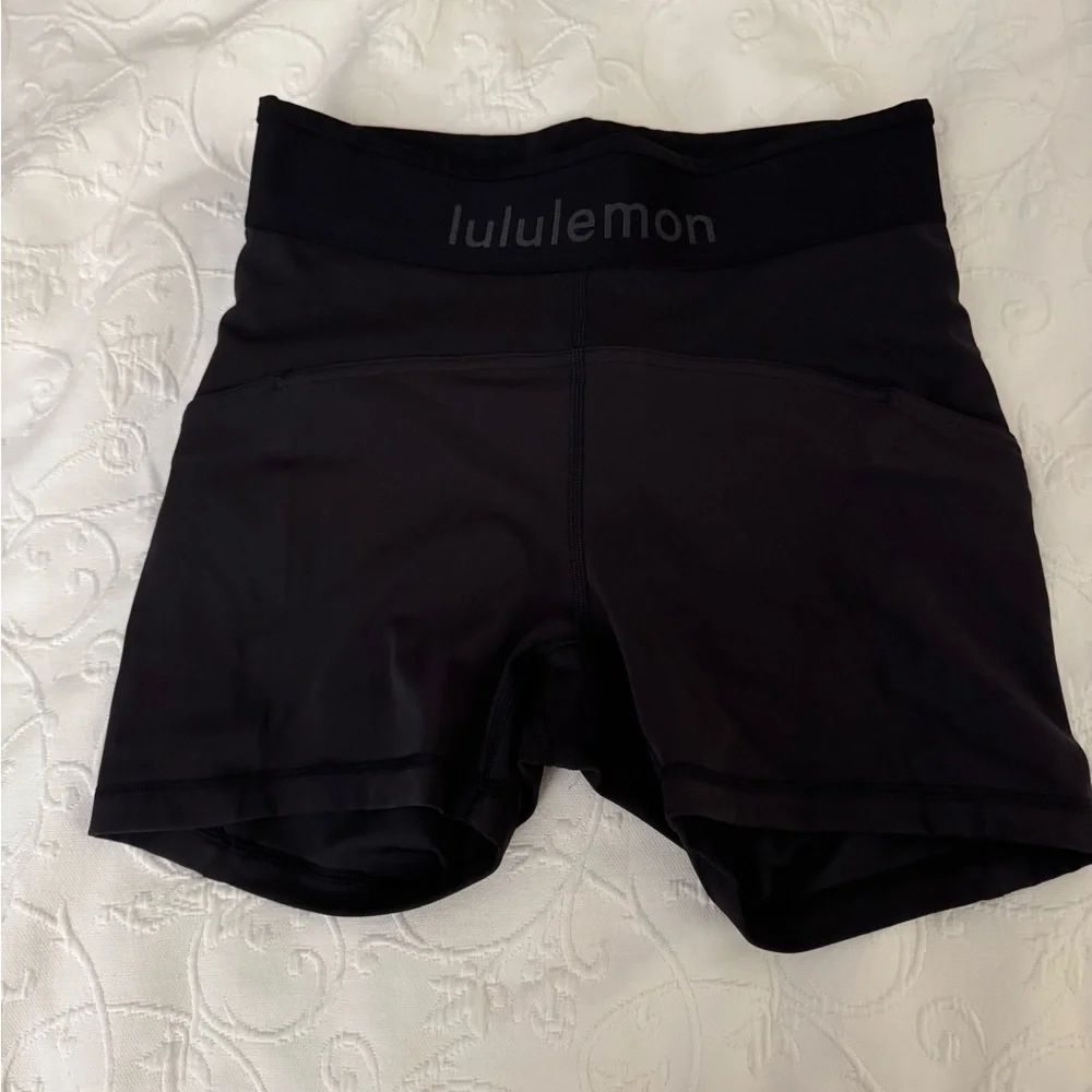 Lululemon Logo Waistband Exerlux Training Short 4” - Picture 2 of 4